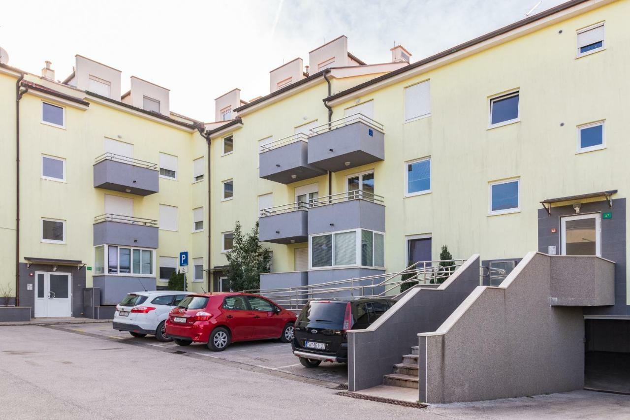 Apartment Klara Pula Bagian luar foto