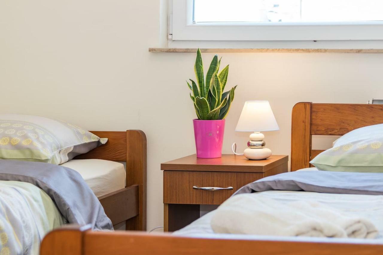 Apartment Klara Pula Bagian luar foto
